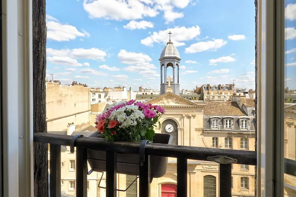 La Vue Du Marais * باريس